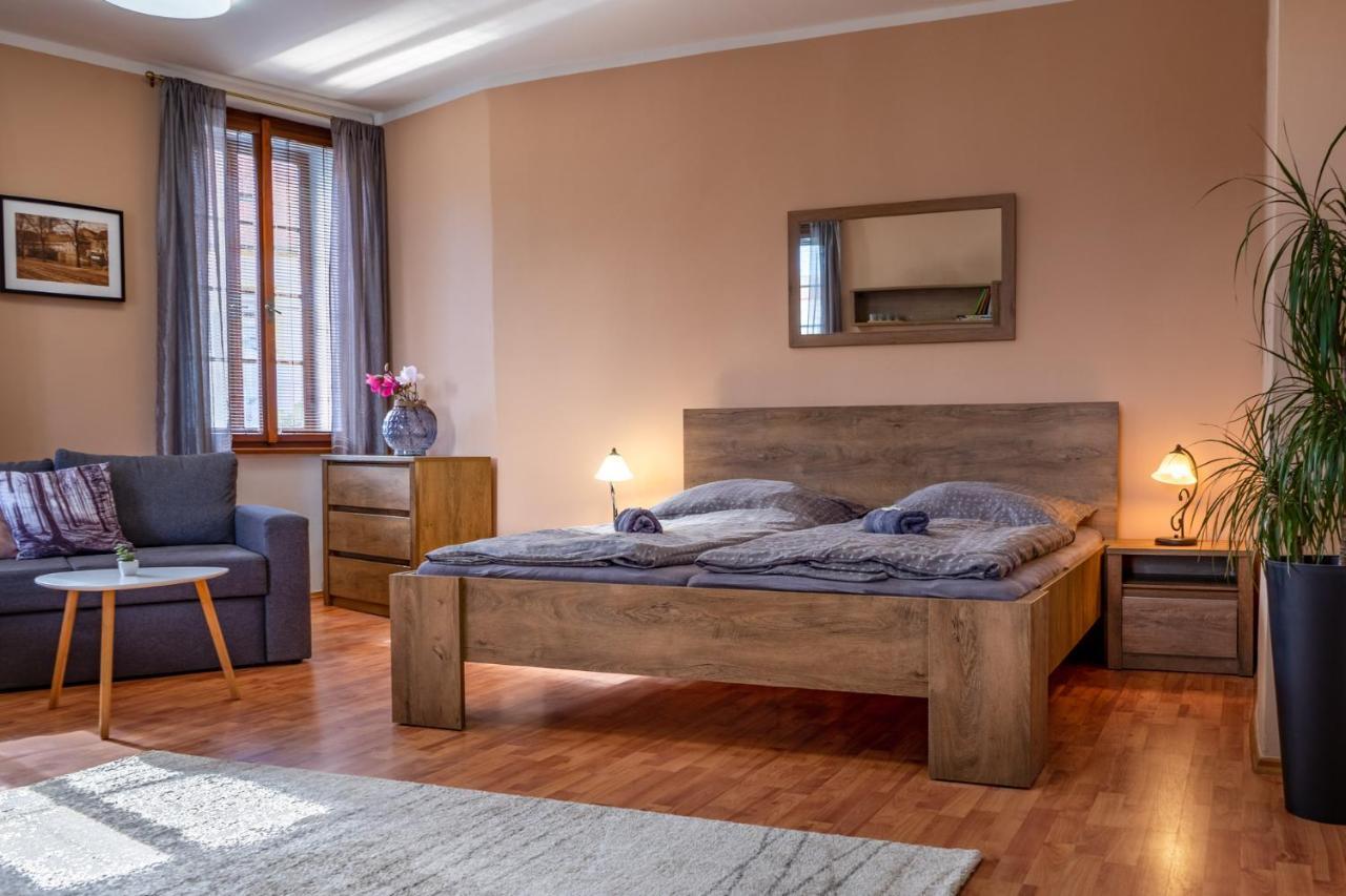 Apartmány V Mlýnské strouze Plzeň Esterno foto